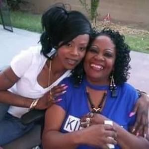 Meet your Posher, Elaine